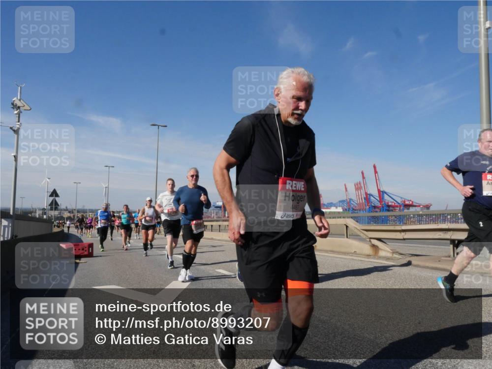 03.10.2025 - Köhlbrandbrückenlauf Matties Gatica Varas http://msf.ph/oto/8993207 03.10.2025 12:45:49 Position 2 4487 meine-sportfotos.de