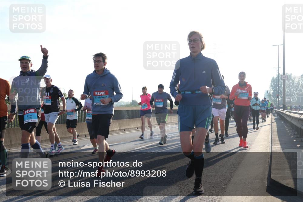 03.10.2025 - Köhlbrandbrückenlauf Luisa Fischer http://msf.ph/oto/8993208 03.10.2025 10:19:13 Position 3 3736, 17, 1 meine-sportfotos.de