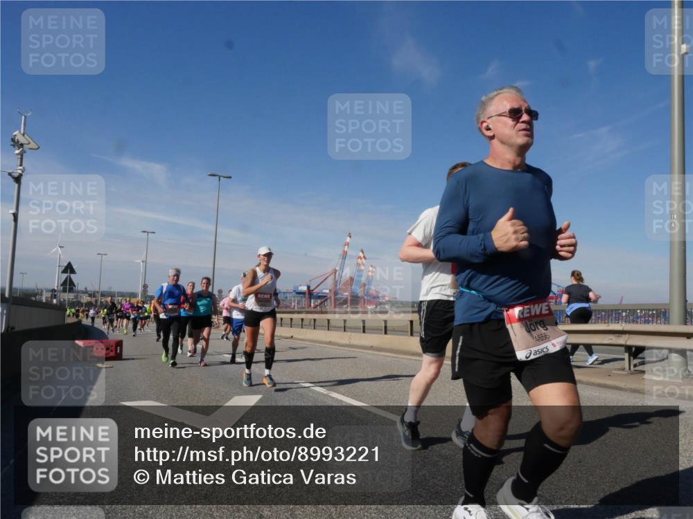 03.10.2025 - Köhlbrandbrückenlauf Matties Gatica Varas http://msf.ph/oto/8993221 03.10.2025 12:45:51 Position 2 4656 meine-sportfotos.de
