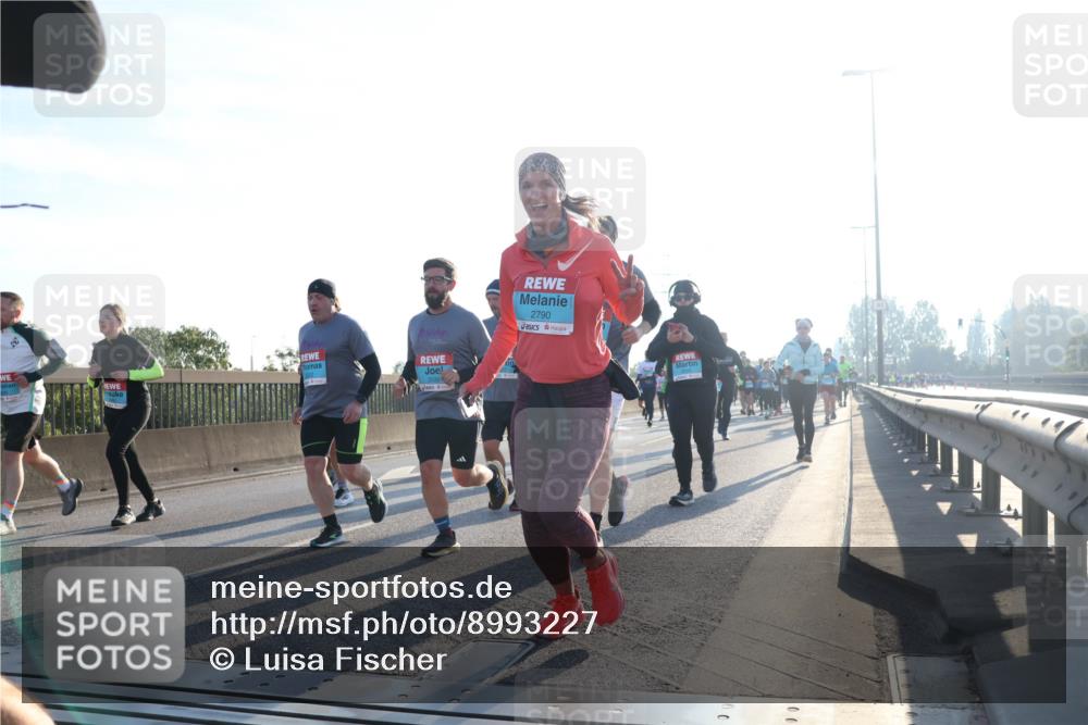 03.10.2025 - Köhlbrandbrückenlauf Luisa Fischer http://msf.ph/oto/8993227 03.10.2025 10:19:15 Position 3 2790, 00, 00 meine-sportfotos.de