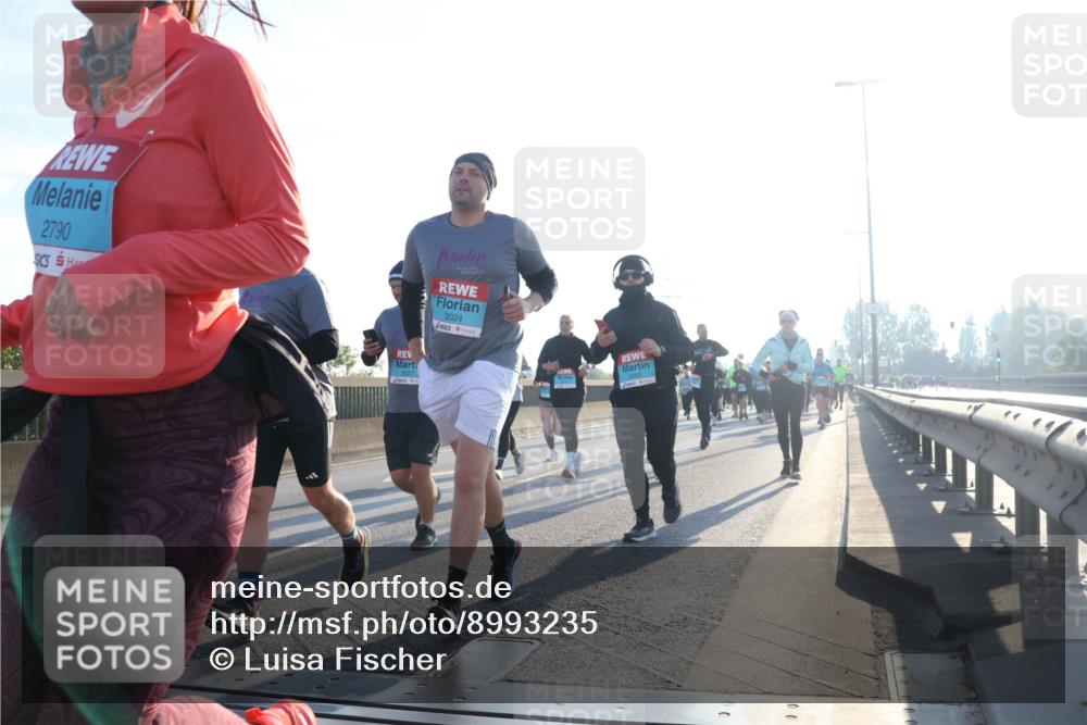 03.10.2025 - Köhlbrandbrückenlauf Luisa Fischer http://msf.ph/oto/8993235 03.10.2025 10:19:16 Position 3 2790, 3027, 3024, 00 meine-sportfotos.de