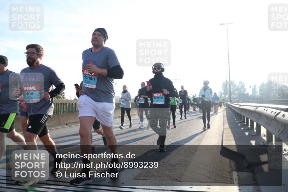 03.10.2025 - Köhlbrandbrückenlauf Luisa Fischer http://msf.ph/oto/8993239 03.10.2025 10:19:16 Position 3 3024, 3026, 2093, 00 meine-sportfotos.de