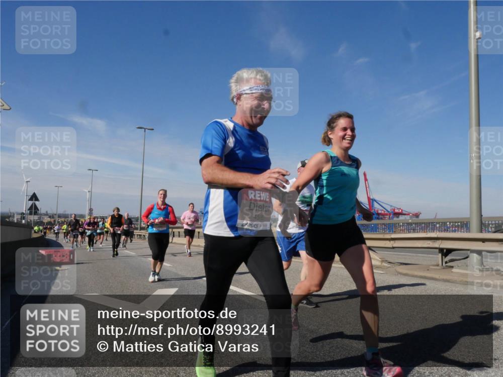 03.10.2025 - Köhlbrandbrückenlauf Matties Gatica Varas http://msf.ph/oto/8993241 03.10.2025 12:45:53 Position 2 4595 meine-sportfotos.de