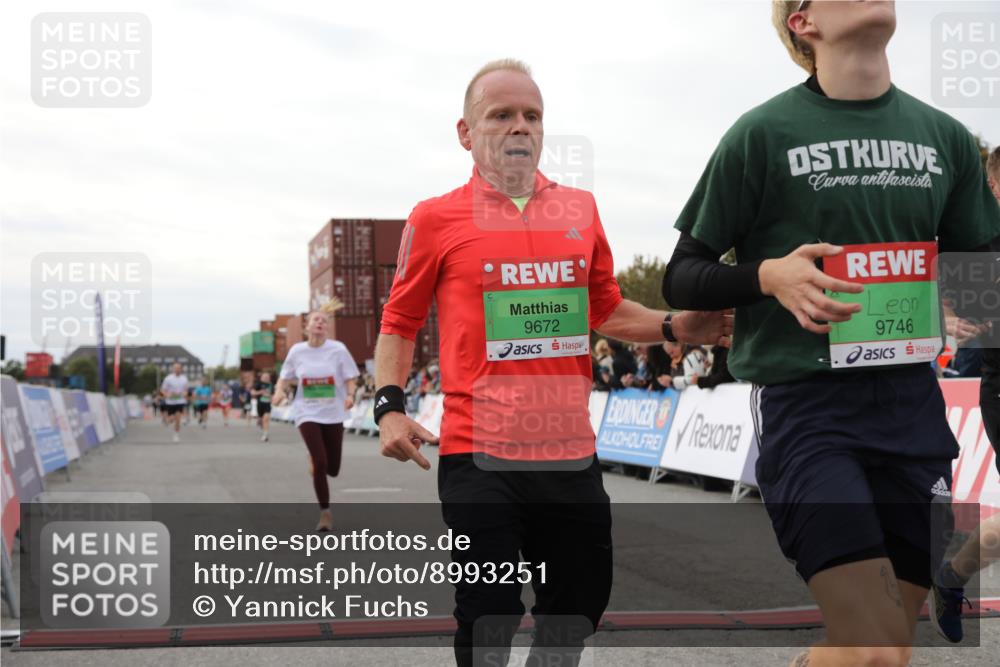 03.10.2025 - Köhlbrandbrückenlauf Yannick Fuchs http://msf.ph/oto/8993251 03.10.2025 16:03:56 Ziel 7257, 7811, 7862, 9405, 9473, 9672, 9744, 9746 meine-sportfotos.de