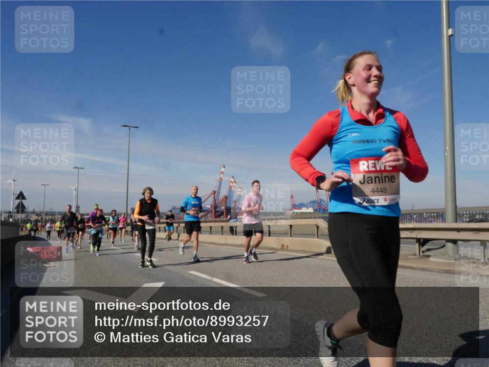 03.10.2025 - Köhlbrandbrückenlauf Matties Gatica Varas http://msf.ph/oto/8993257 03.10.2025 12:45:56 Position 2 4448 meine-sportfotos.de