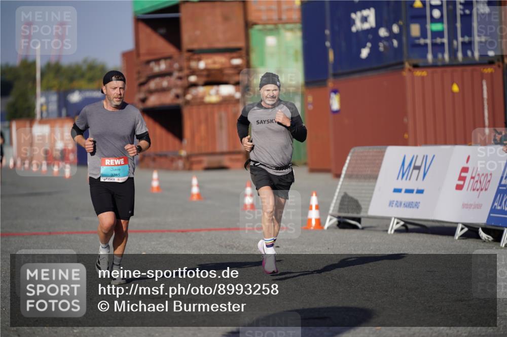 03.10.2025 - Köhlbrandbrückenlauf Michael Burmester http://msf.ph/oto/8993258 03.10.2025 09:54:09 Ziel 1037, 3785 meine-sportfotos.de