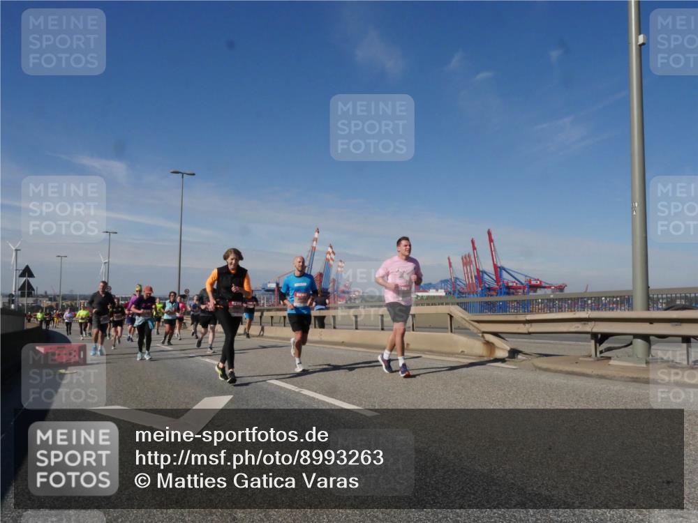 03.10.2025 - Köhlbrandbrückenlauf Matties Gatica Varas http://msf.ph/oto/8993263 03.10.2025 12:45:56 Position 2  meine-sportfotos.de