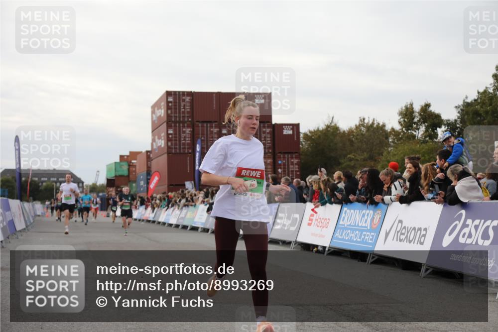 03.10.2025 - Köhlbrandbrückenlauf Yannick Fuchs http://msf.ph/oto/8993269 03.10.2025 16:03:57 Ziel 7257, 7811, 7862, 9405, 9473, 9672, 9744, 9746 meine-sportfotos.de
