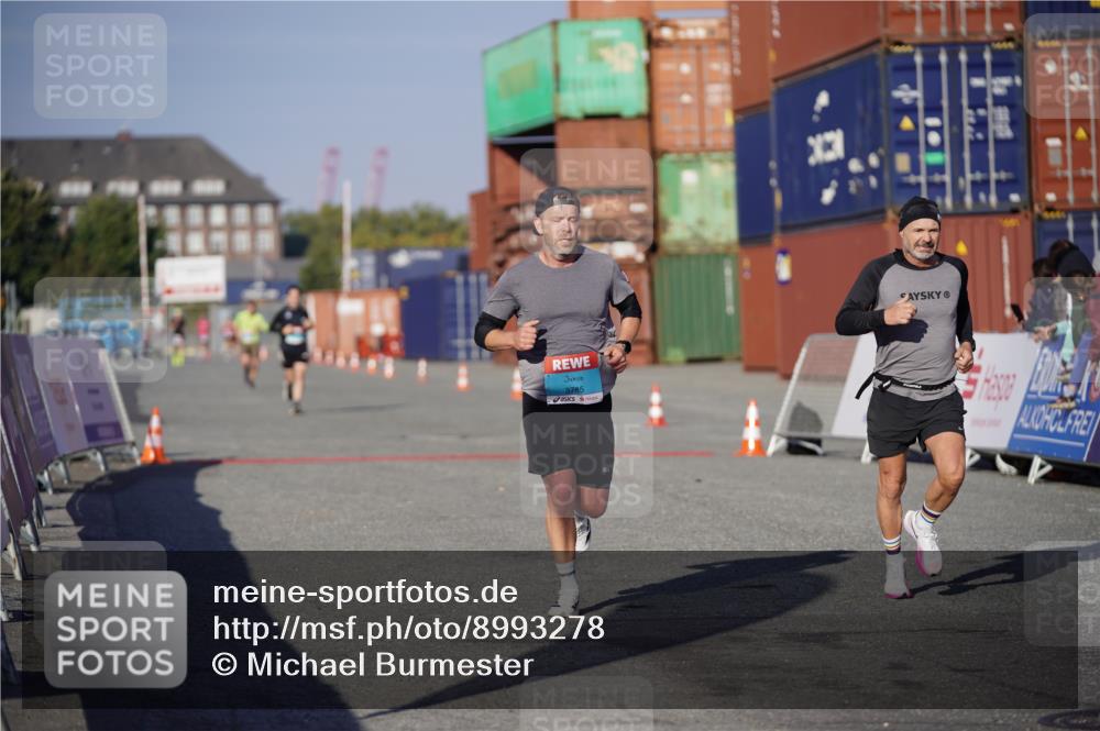 03.10.2025 - Köhlbrandbrückenlauf Michael Burmester http://msf.ph/oto/8993278 03.10.2025 09:54:10 Ziel 1037, 3785 meine-sportfotos.de
