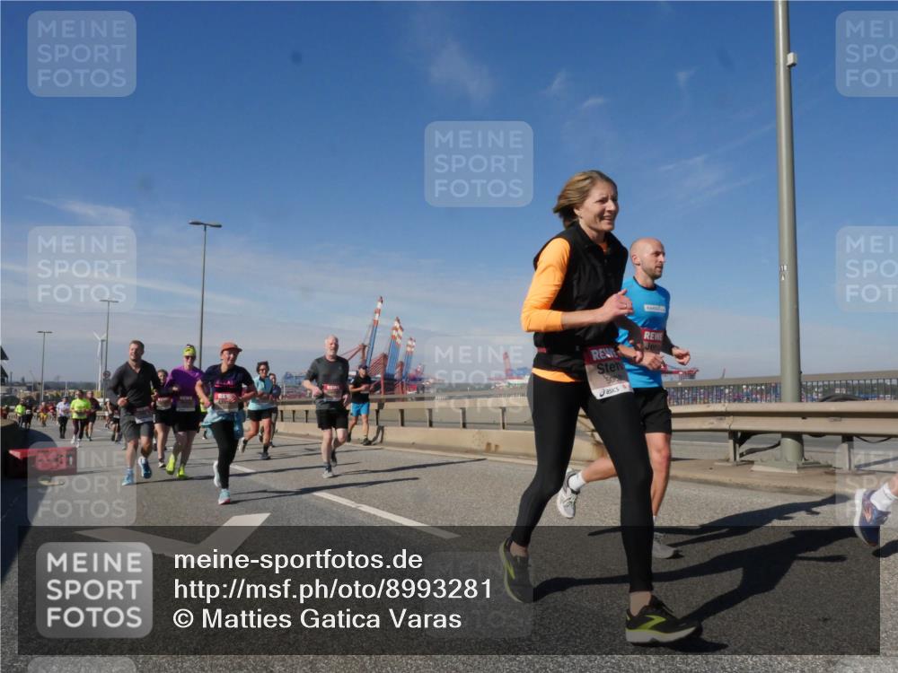 03.10.2025 - Köhlbrandbrückenlauf Matties Gatica Varas http://msf.ph/oto/8993281 03.10.2025 12:45:58 Position 2 5002, 118 meine-sportfotos.de