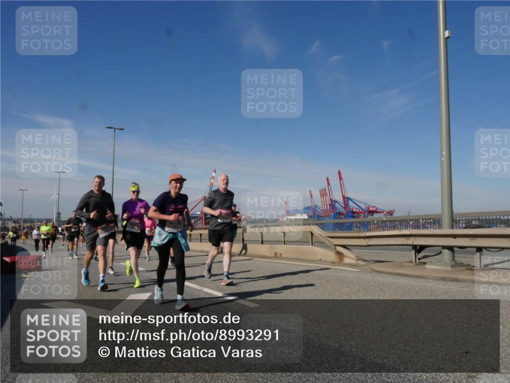 03.10.2025 - Köhlbrandbrückenlauf Matties Gatica Varas http://msf.ph/oto/8993291 03.10.2025 12:45:59 Position 2  meine-sportfotos.de