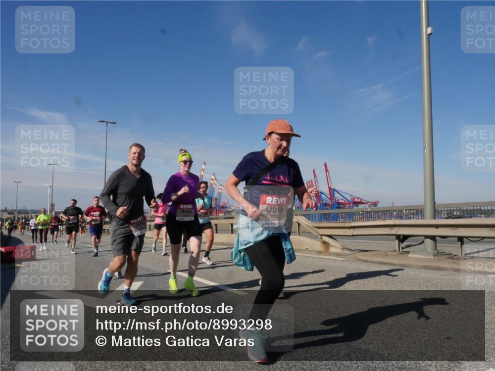 03.10.2025 - Köhlbrandbrückenlauf Matties Gatica Varas http://msf.ph/oto/8993298 03.10.2025 12:46:00 Position 2 5097 meine-sportfotos.de