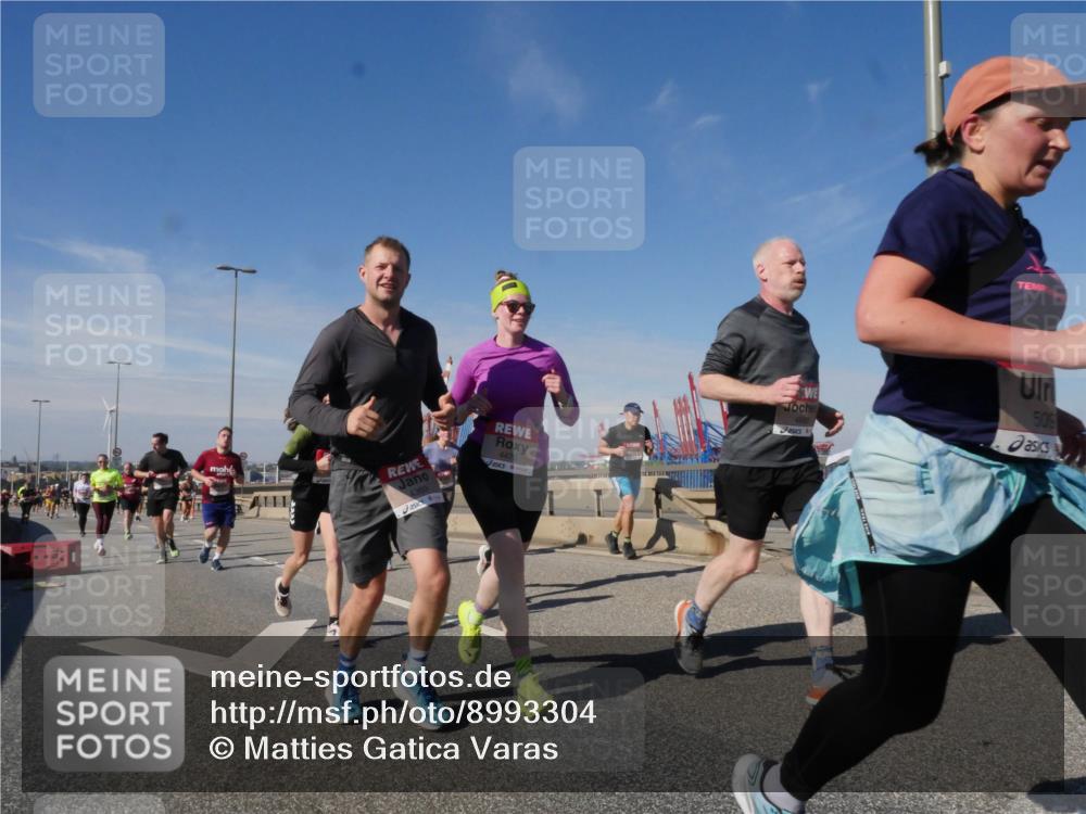03.10.2025 - Köhlbrandbrückenlauf Matties Gatica Varas http://msf.ph/oto/8993304 03.10.2025 12:46:00 Position 2 4369, 4470, 509 meine-sportfotos.de
