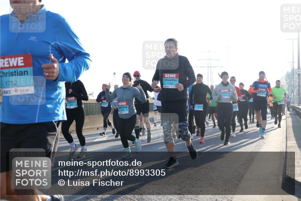03.10.2025 - Köhlbrandbrückenlauf Luisa Fischer http://msf.ph/oto/8993305 03.10.2025 10:19:23 Position 3 1752, 1479, 1759, 1 meine-sportfotos.de