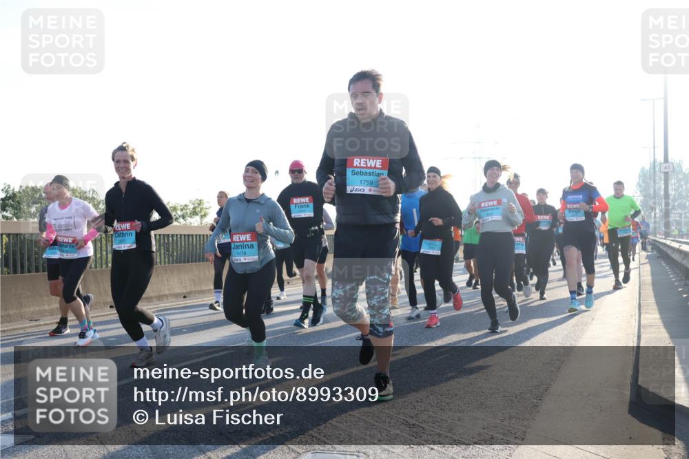 03.10.2025 - Köhlbrandbrückenlauf Luisa Fischer http://msf.ph/oto/8993309 03.10.2025 10:19:23 Position 3 2024, 574, 1479, 1759 meine-sportfotos.de