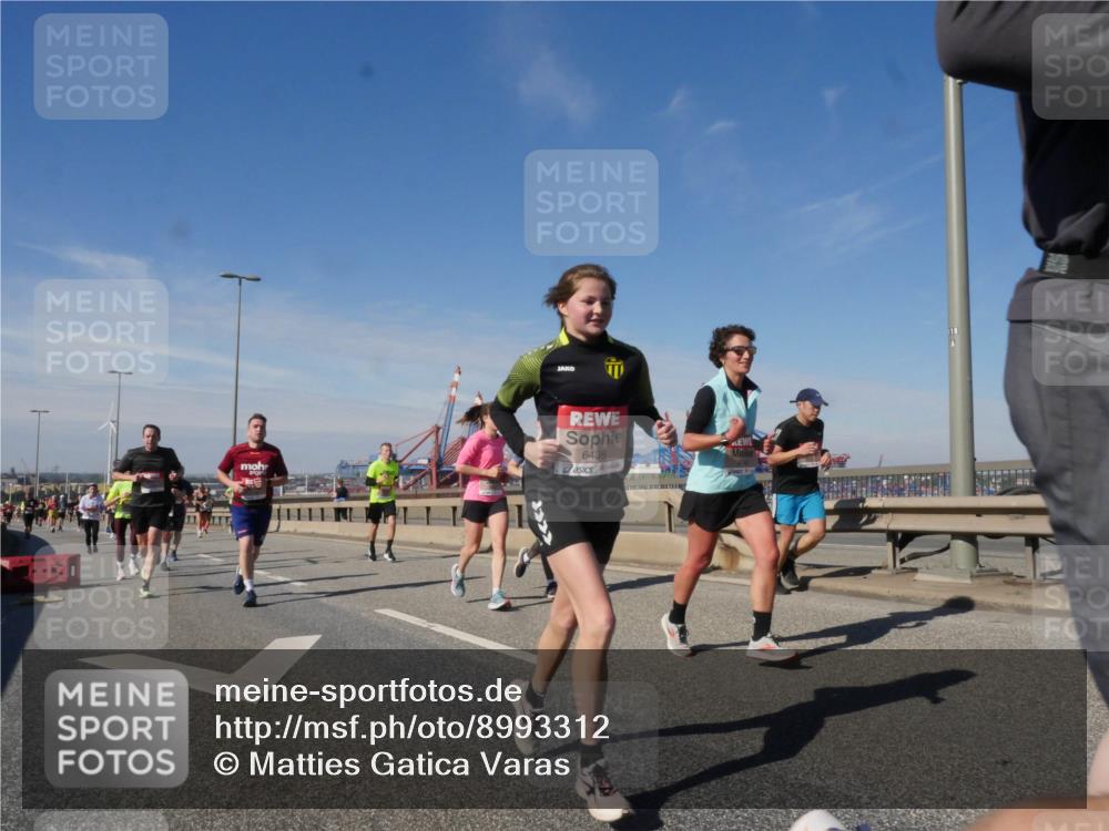 03.10.2025 - Köhlbrandbrückenlauf Matties Gatica Varas http://msf.ph/oto/8993312 03.10.2025 12:46:01 Position 2 6438 meine-sportfotos.de