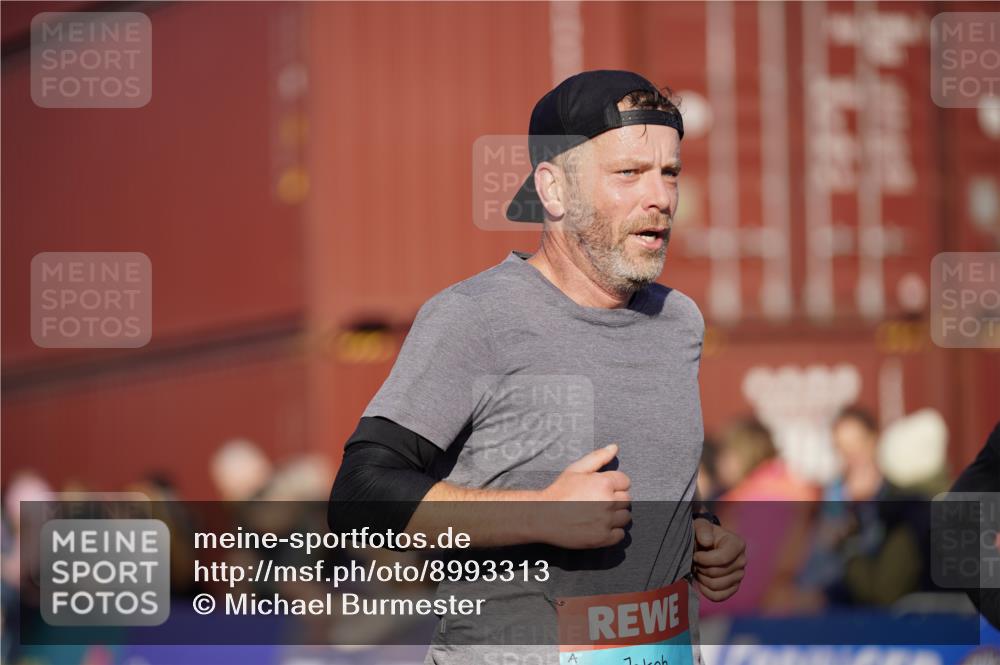 03.10.2025 - Köhlbrandbrückenlauf Michael Burmester http://msf.ph/oto/8993313 03.10.2025 09:54:13 Ziel 1037, 3785 meine-sportfotos.de