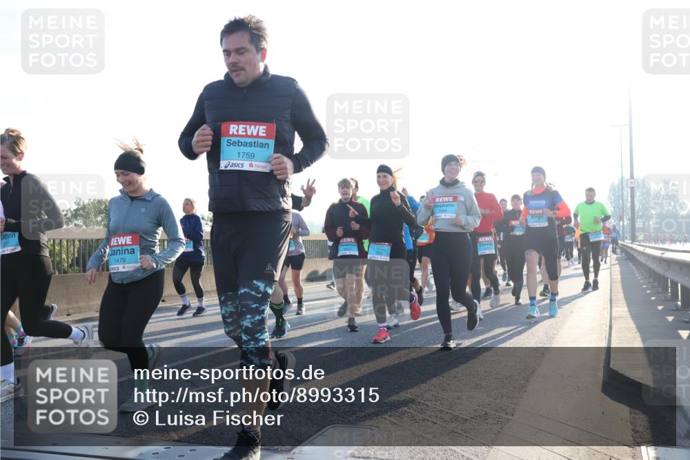 03.10.2025 - Köhlbrandbrückenlauf Luisa Fischer http://msf.ph/oto/8993315 03.10.2025 10:19:24 Position 3 1479, 1759, 1890 meine-sportfotos.de