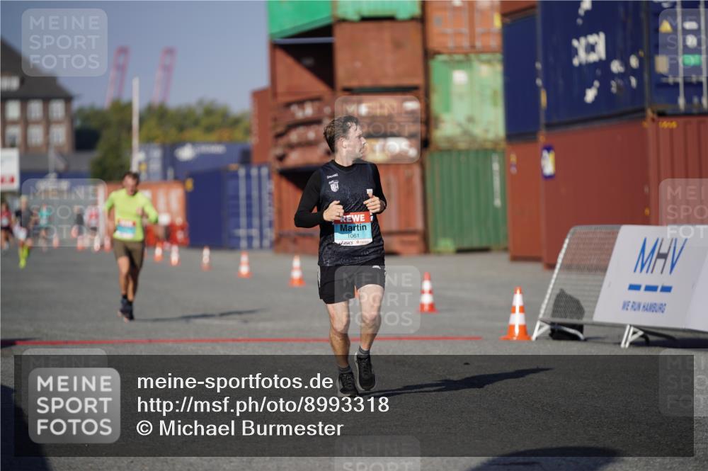 03.10.2025 - Köhlbrandbrückenlauf Michael Burmester http://msf.ph/oto/8993318 03.10.2025 09:54:19 Ziel 1037, 1061, 3785 meine-sportfotos.de
