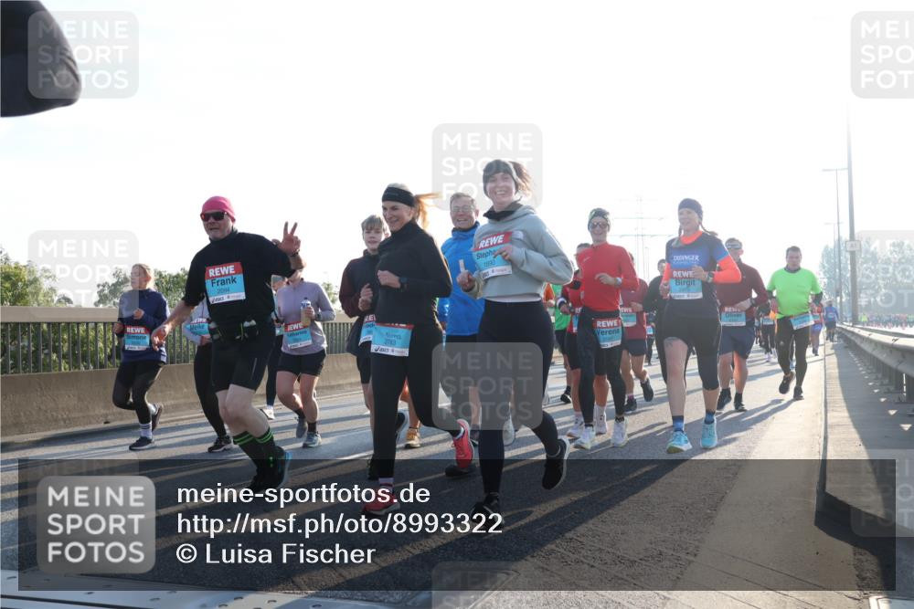 03.10.2025 - Köhlbrandbrückenlauf Luisa Fischer http://msf.ph/oto/8993322 03.10.2025 10:19:24 Position 3 2094, 3783, 1890 meine-sportfotos.de