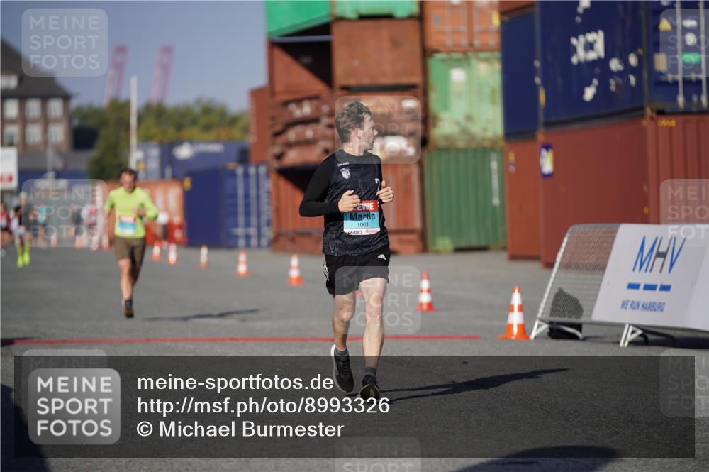 03.10.2025 - Köhlbrandbrückenlauf Michael Burmester http://msf.ph/oto/8993326 03.10.2025 09:54:19 Ziel 1037, 1061, 3785 meine-sportfotos.de