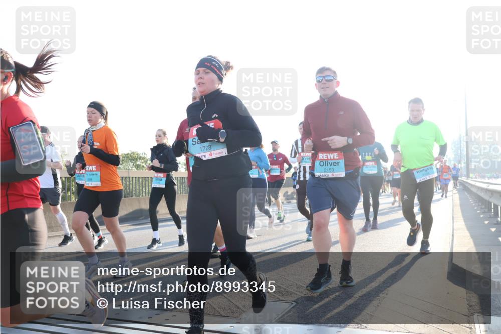 03.10.2025 - Köhlbrandbrückenlauf Luisa Fischer http://msf.ph/oto/8993345 03.10.2025 10:19:27 Position 3 1691, 1723, 2150, 3109 meine-sportfotos.de