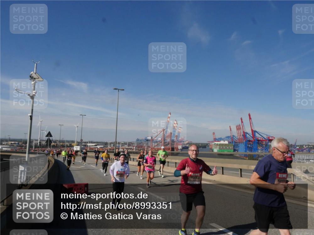 03.10.2025 - Köhlbrandbrückenlauf Matties Gatica Varas http://msf.ph/oto/8993351 03.10.2025 12:46:06 Position 2 4421 meine-sportfotos.de