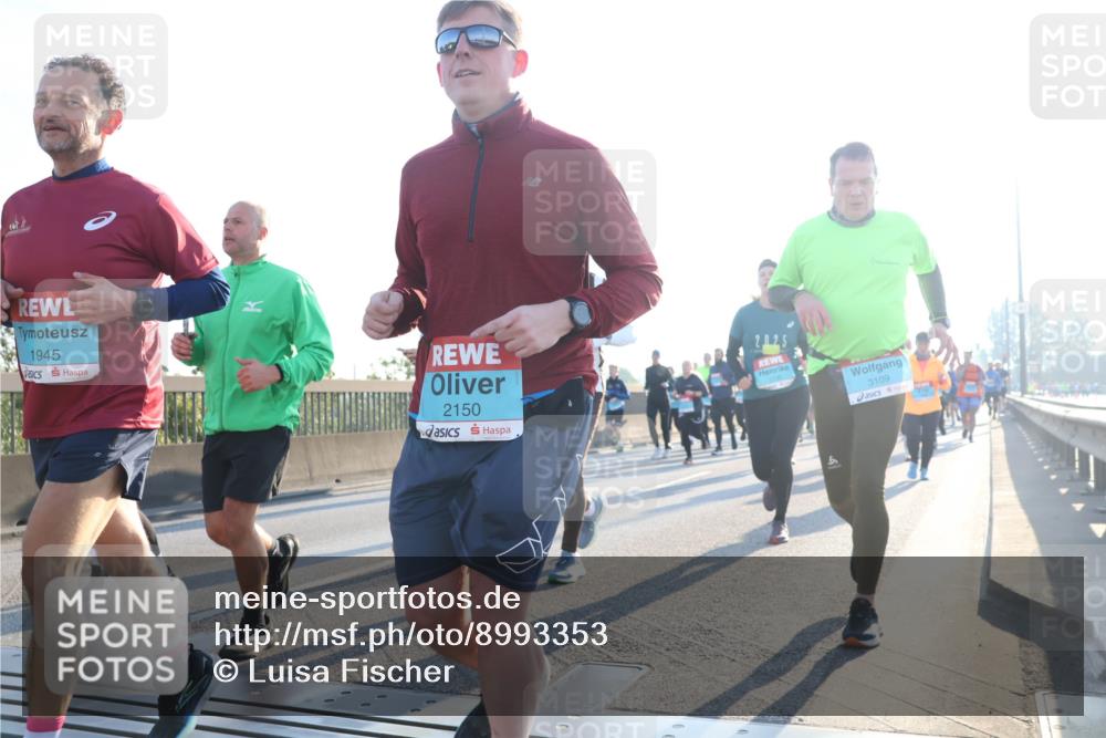 03.10.2025 - Köhlbrandbrückenlauf Luisa Fischer http://msf.ph/oto/8993353 03.10.2025 10:19:27 Position 3 1945, 2150, 3109 meine-sportfotos.de