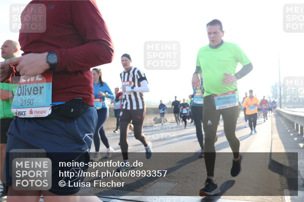 03.10.2025 - Köhlbrandbrückenlauf Luisa Fischer http://msf.ph/oto/8993357 03.10.2025 10:19:28 Position 3 2150, 00, 9, 951, 3109 meine-sportfotos.de