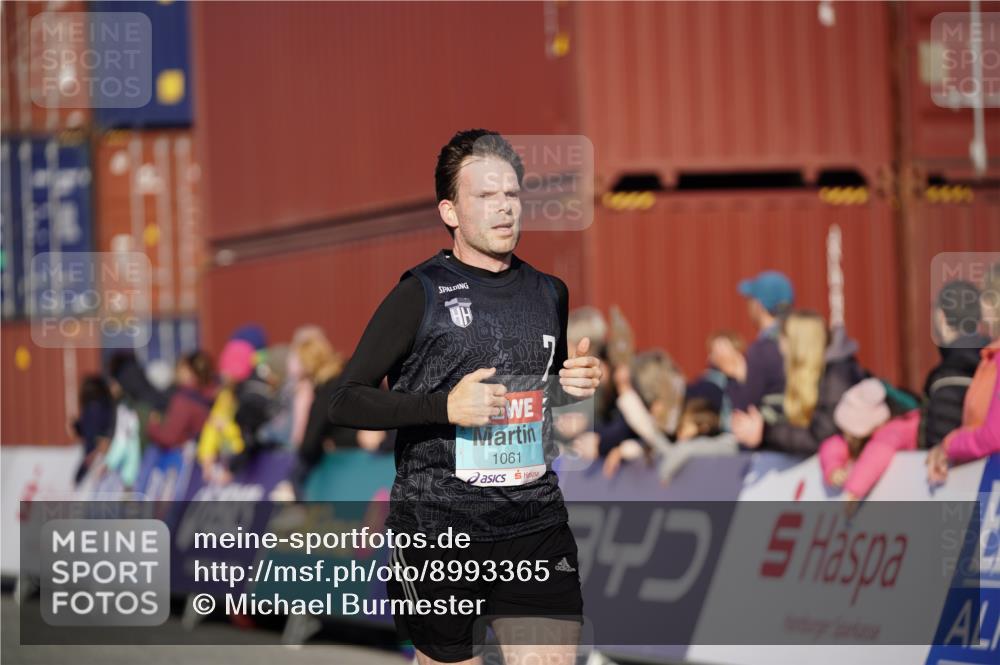 03.10.2025 - Köhlbrandbrückenlauf Michael Burmester http://msf.ph/oto/8993365 03.10.2025 09:54:23 Ziel 1061, 1462 meine-sportfotos.de