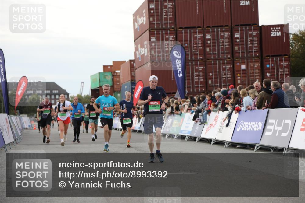 03.10.2025 - Köhlbrandbrückenlauf Yannick Fuchs http://msf.ph/oto/8993392 03.10.2025 16:04:03 Ziel 7257, 7281, 7297, 7392, 7451, 7599, 7798, 9149, 9306, 9377, 9562, 9744 meine-sportfotos.de