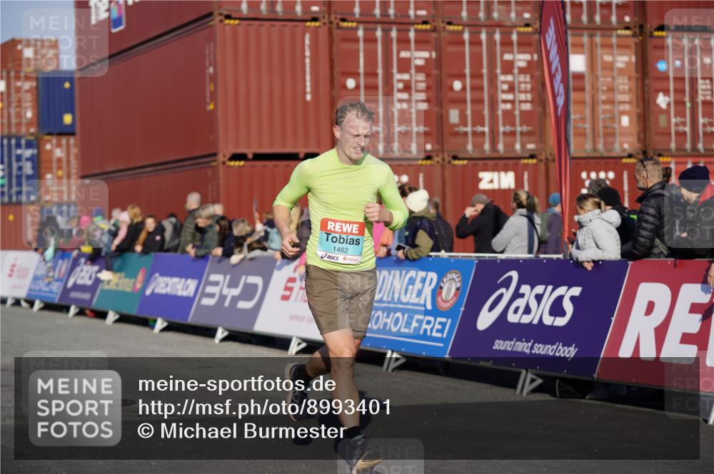 03.10.2025 - Köhlbrandbrückenlauf Michael Burmester http://msf.ph/oto/8993401 03.10.2025 09:54:29 Ziel 1061, 1462 meine-sportfotos.de