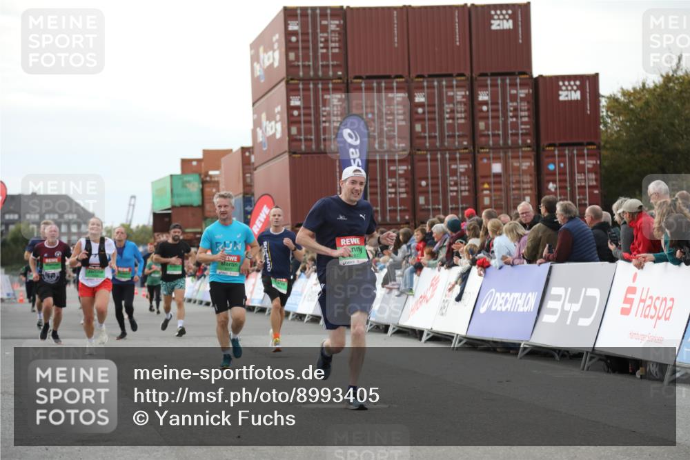 03.10.2025 - Köhlbrandbrückenlauf Yannick Fuchs http://msf.ph/oto/8993405 03.10.2025 16:04:04 Ziel 7257, 7281, 7297, 7392, 7451, 7599, 7798, 9149, 9306, 9377, 9562, 9744 meine-sportfotos.de