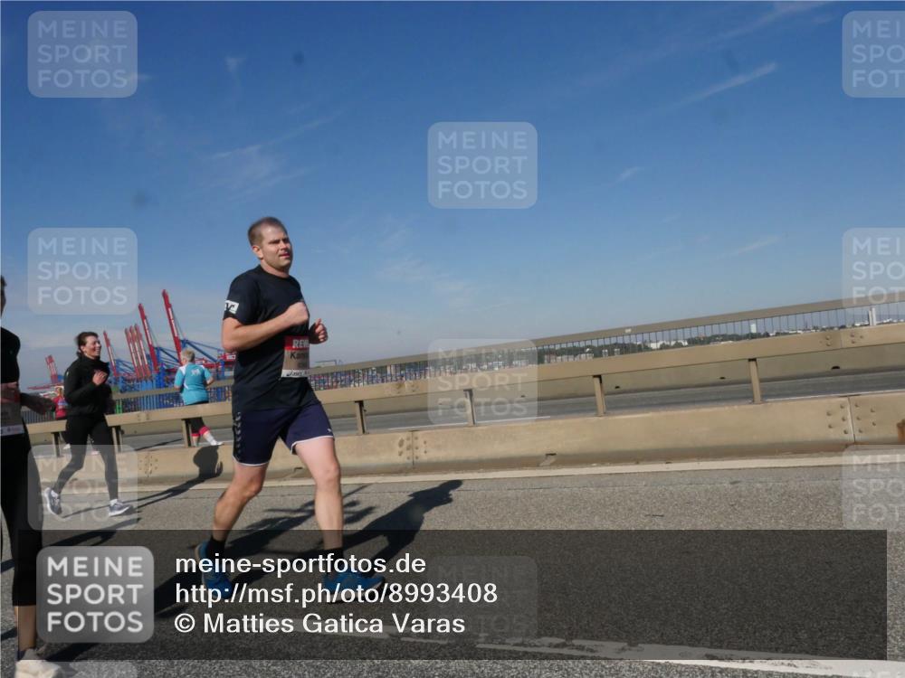 03.10.2025 - Köhlbrandbrückenlauf Matties Gatica Varas http://msf.ph/oto/8993408 03.10.2025 12:46:13 Position 2  meine-sportfotos.de