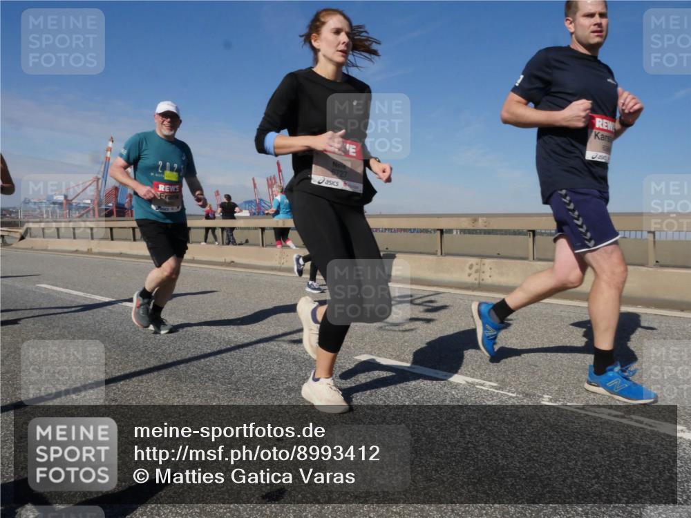03.10.2025 - Köhlbrandbrückenlauf Matties Gatica Varas http://msf.ph/oto/8993412 03.10.2025 12:46:13 Position 2 202, 6727 meine-sportfotos.de