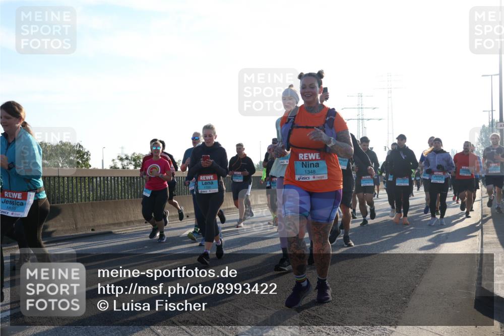 03.10.2025 - Köhlbrandbrückenlauf Luisa Fischer http://msf.ph/oto/8993422 03.10.2025 10:19:33 Position 3 1859, 1720, 1348 meine-sportfotos.de