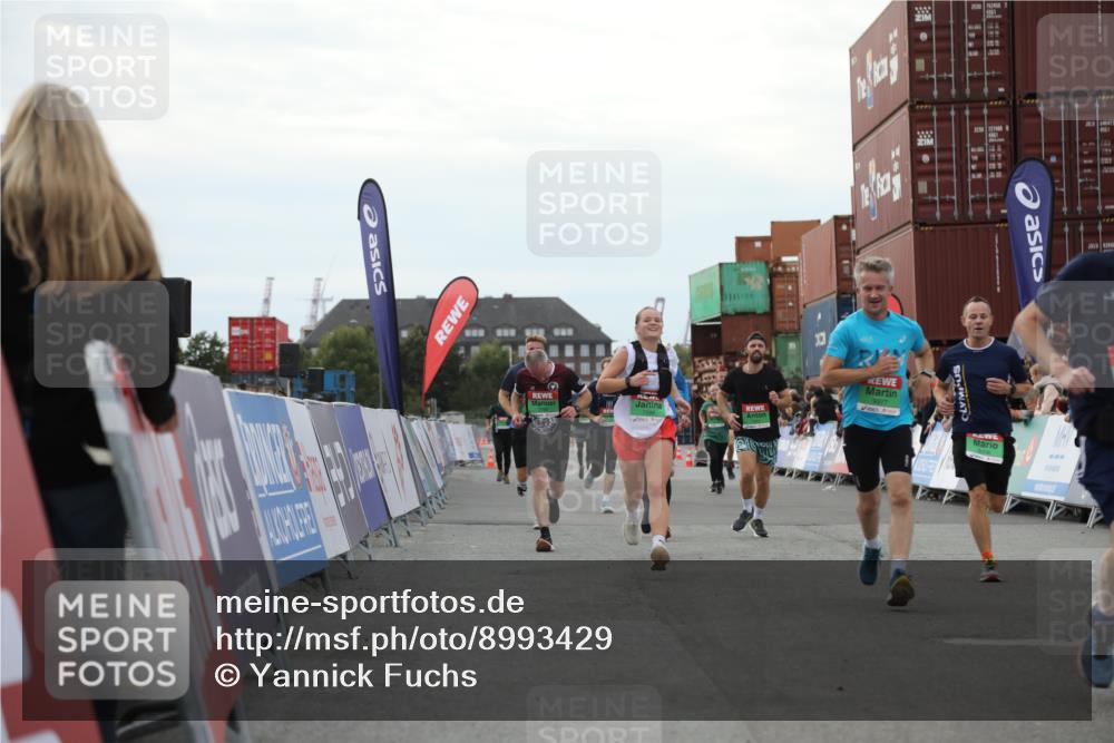 03.10.2025 - Köhlbrandbrückenlauf Yannick Fuchs http://msf.ph/oto/8993429 03.10.2025 16:04:05 Ziel 7257, 7281, 7297, 7392, 7451, 7466, 7599, 7798, 9149, 9306, 9377, 9562, 9744 meine-sportfotos.de