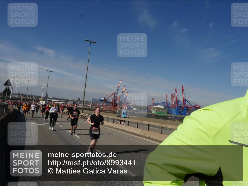 03.10.2025 - Köhlbrandbrückenlauf Matties Gatica Varas http://msf.ph/oto/8993441 03.10.2025 12:46:17 Position 2  meine-sportfotos.de