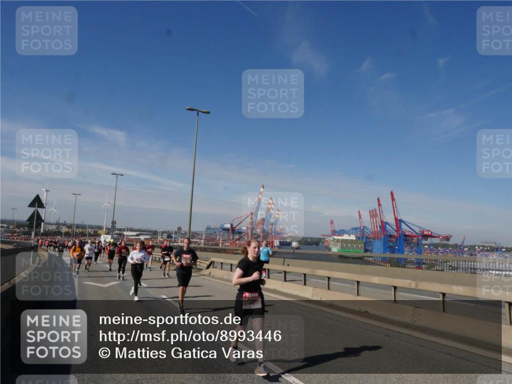 03.10.2025 - Köhlbrandbrückenlauf Matties Gatica Varas http://msf.ph/oto/8993446 03.10.2025 12:46:17 Position 2  meine-sportfotos.de