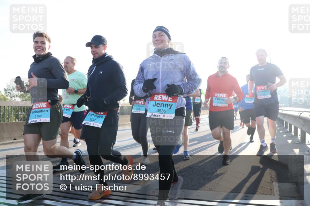 03.10.2025 - Köhlbrandbrückenlauf Luisa Fischer http://msf.ph/oto/8993457 03.10.2025 10:19:37 Position 3 3162, 126, 3416, 3537, 3538, 3535, 2165, 2144 meine-sportfotos.de