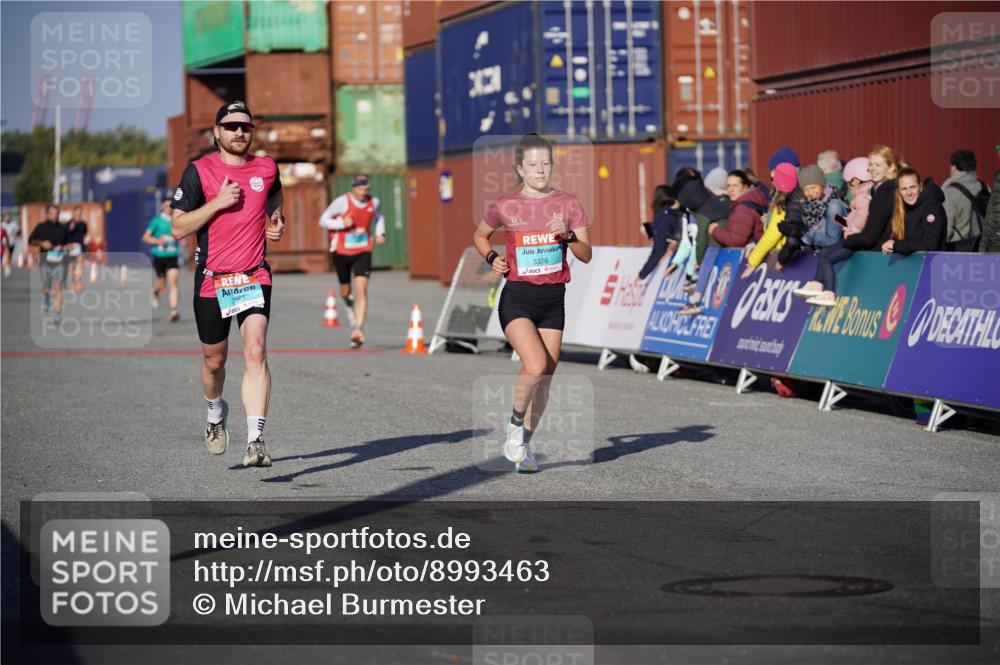 03.10.2025 - Köhlbrandbrückenlauf Michael Burmester http://msf.ph/oto/8993463 03.10.2025 09:54:44 Ziel 2961, 3376, 3609 meine-sportfotos.de