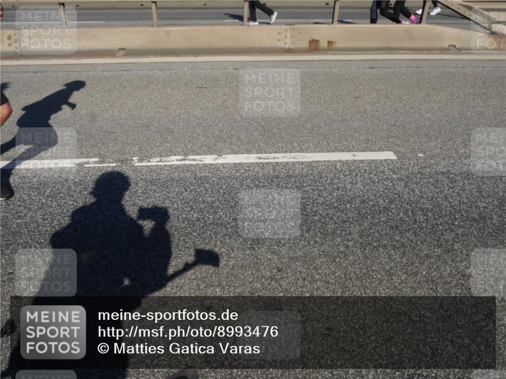 03.10.2025 - Köhlbrandbrückenlauf Matties Gatica Varas http://msf.ph/oto/8993476 03.10.2025 12:46:21 Position 2  meine-sportfotos.de