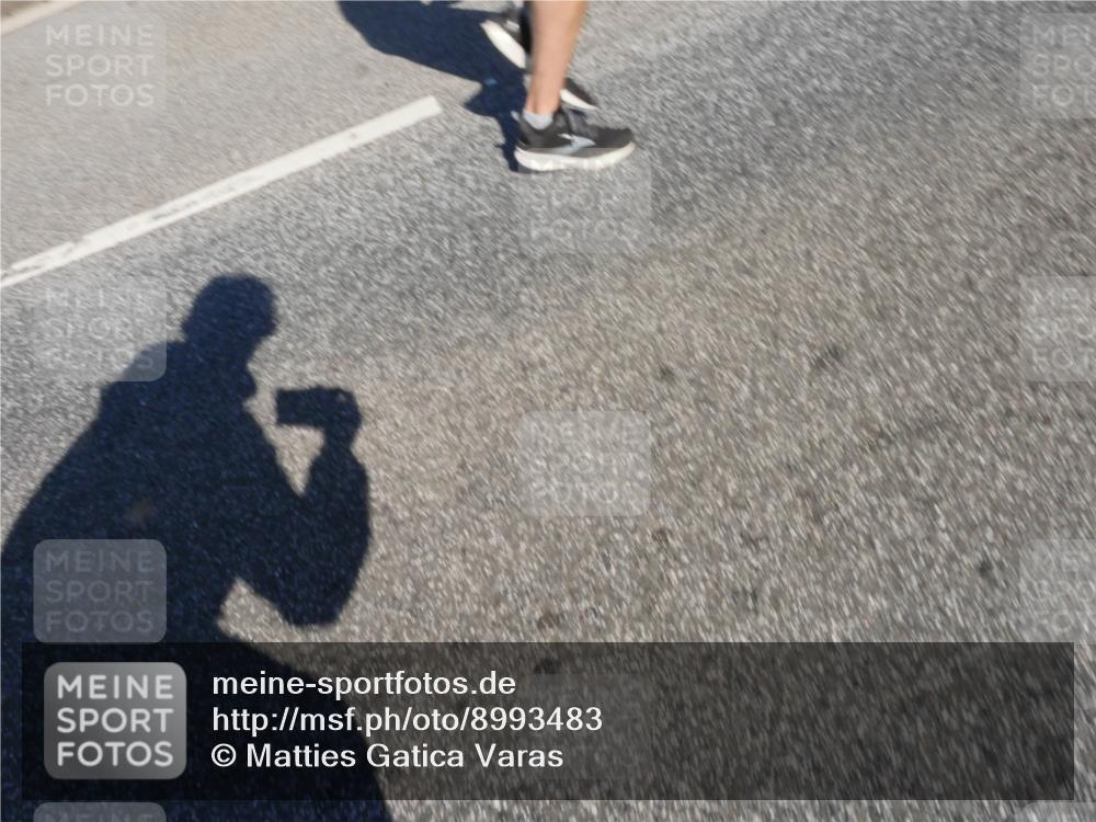 03.10.2025 - Köhlbrandbrückenlauf Matties Gatica Varas http://msf.ph/oto/8993483 03.10.2025 12:46:22 Position 2  meine-sportfotos.de