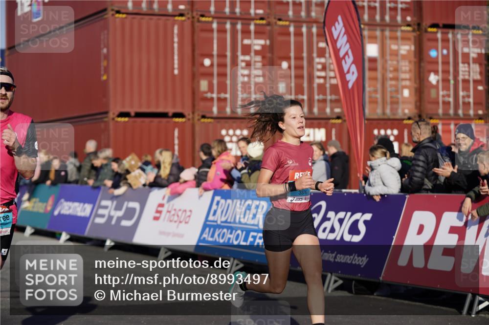 03.10.2025 - Köhlbrandbrückenlauf Michael Burmester http://msf.ph/oto/8993497 03.10.2025 09:54:46 Ziel 2961, 3376, 3527, 3609 meine-sportfotos.de