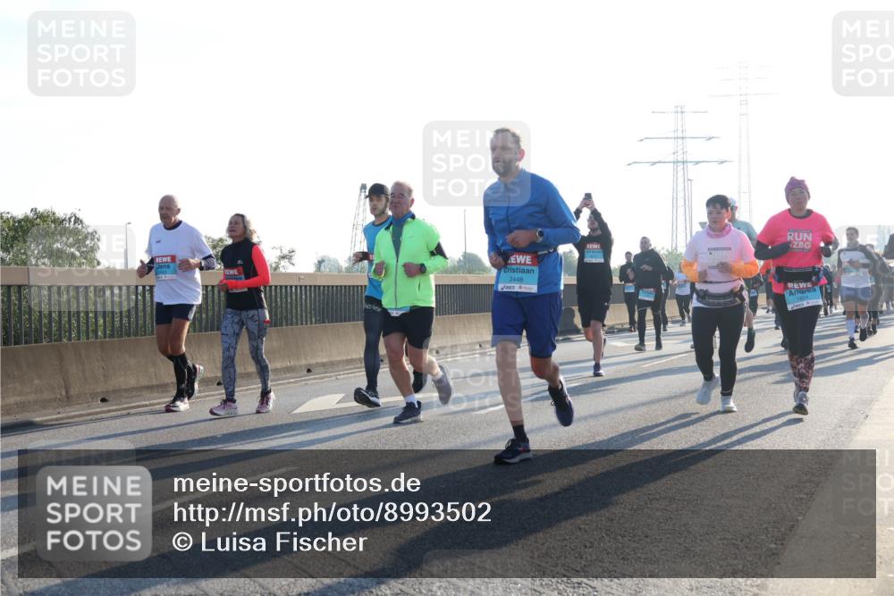 03.10.2025 - Köhlbrandbrückenlauf Luisa Fischer http://msf.ph/oto/8993502 03.10.2025 10:19:42 Position 3 2448 meine-sportfotos.de