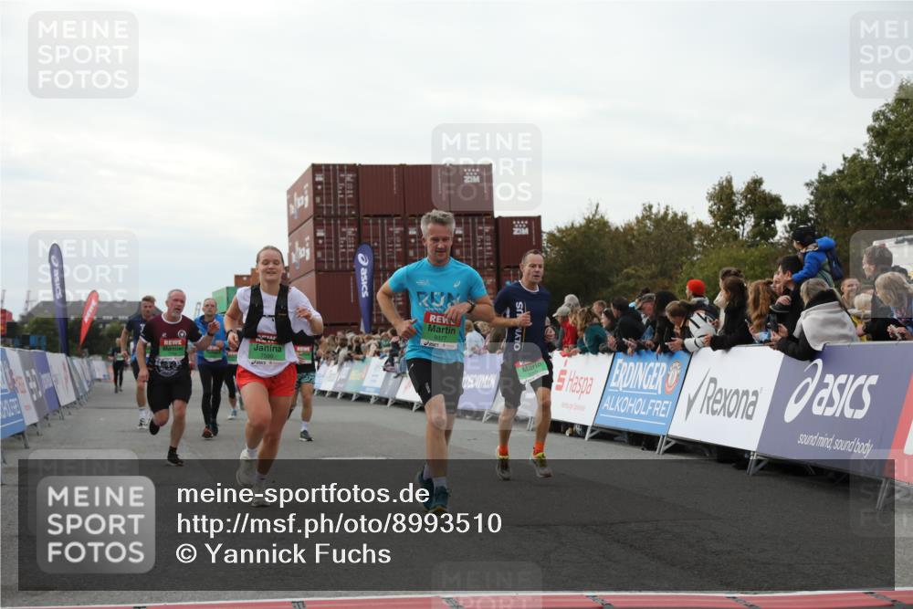 03.10.2025 - Köhlbrandbrückenlauf Yannick Fuchs http://msf.ph/oto/8993510 03.10.2025 16:04:07 Ziel 7281, 7297, 7392, 7451, 7466, 7599, 7798, 8082, 9149, 9306, 9377, 9562, 9618 meine-sportfotos.de