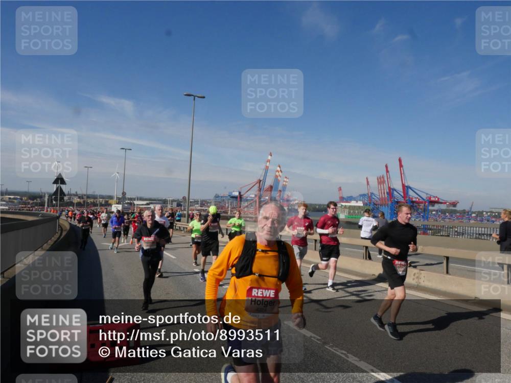 03.10.2025 - Köhlbrandbrückenlauf Matties Gatica Varas http://msf.ph/oto/8993511 03.10.2025 12:46:25 Position 2 4224 meine-sportfotos.de