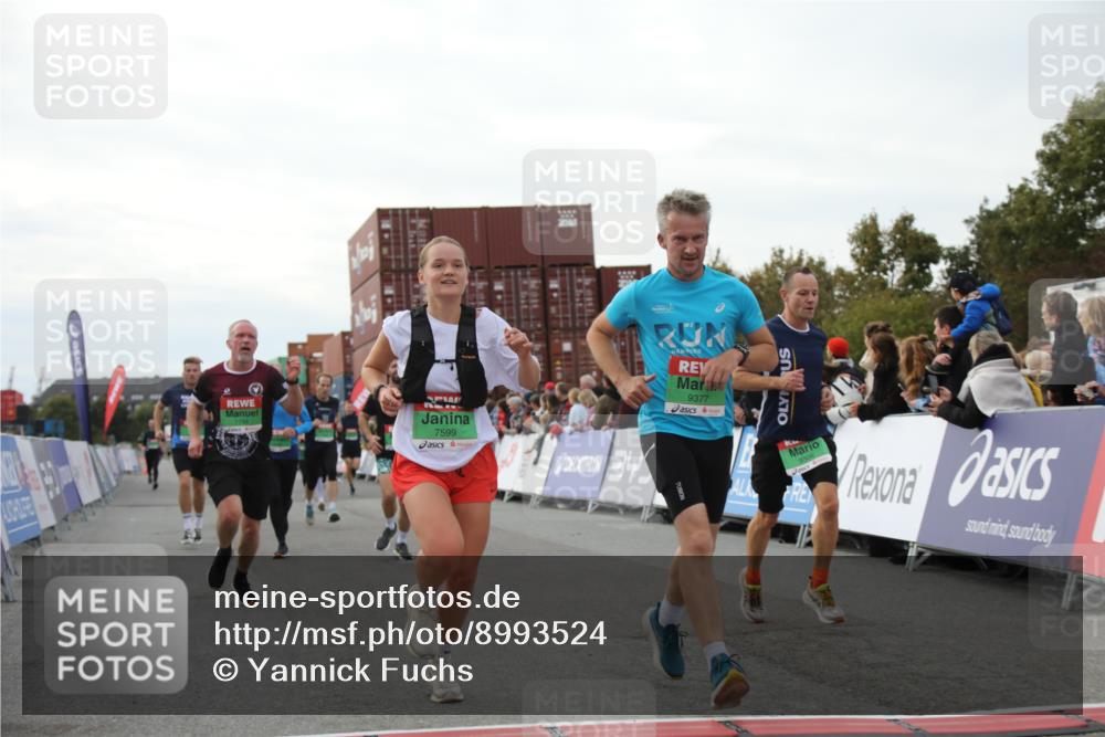 03.10.2025 - Köhlbrandbrückenlauf Yannick Fuchs http://msf.ph/oto/8993524 03.10.2025 16:04:08 Ziel 7281, 7297, 7392, 7451, 7466, 7599, 7798, 8082, 9149, 9306, 9377, 9562, 9618 meine-sportfotos.de