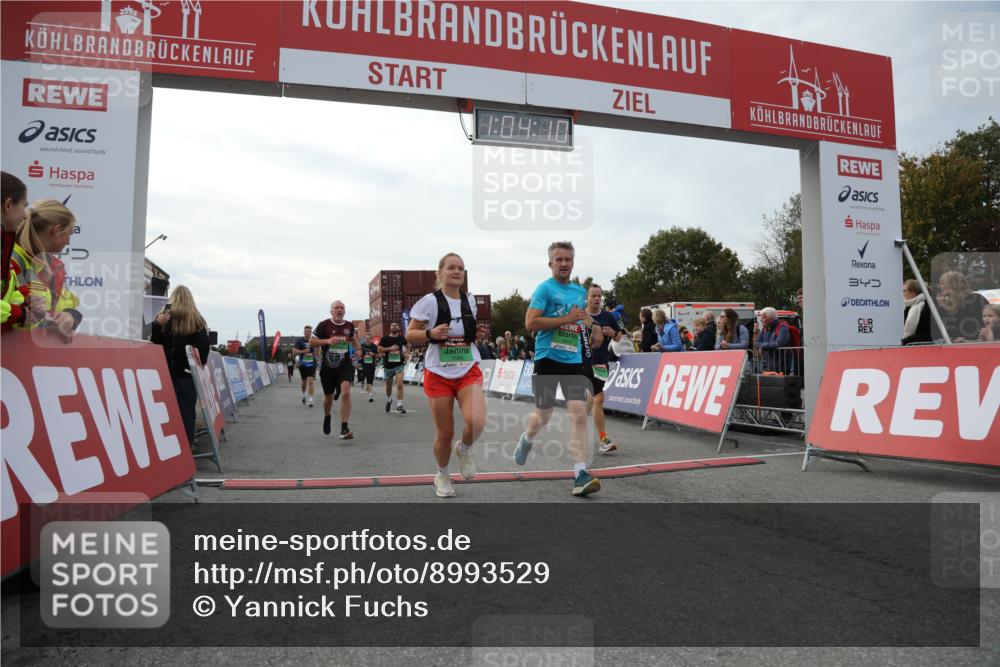 03.10.2025 - Köhlbrandbrückenlauf Yannick Fuchs http://msf.ph/oto/8993529 03.10.2025 16:04:08 Ziel 7281, 7297, 7392, 7451, 7466, 7599, 7798, 8082, 9149, 9306, 9377, 9562, 9618 meine-sportfotos.de