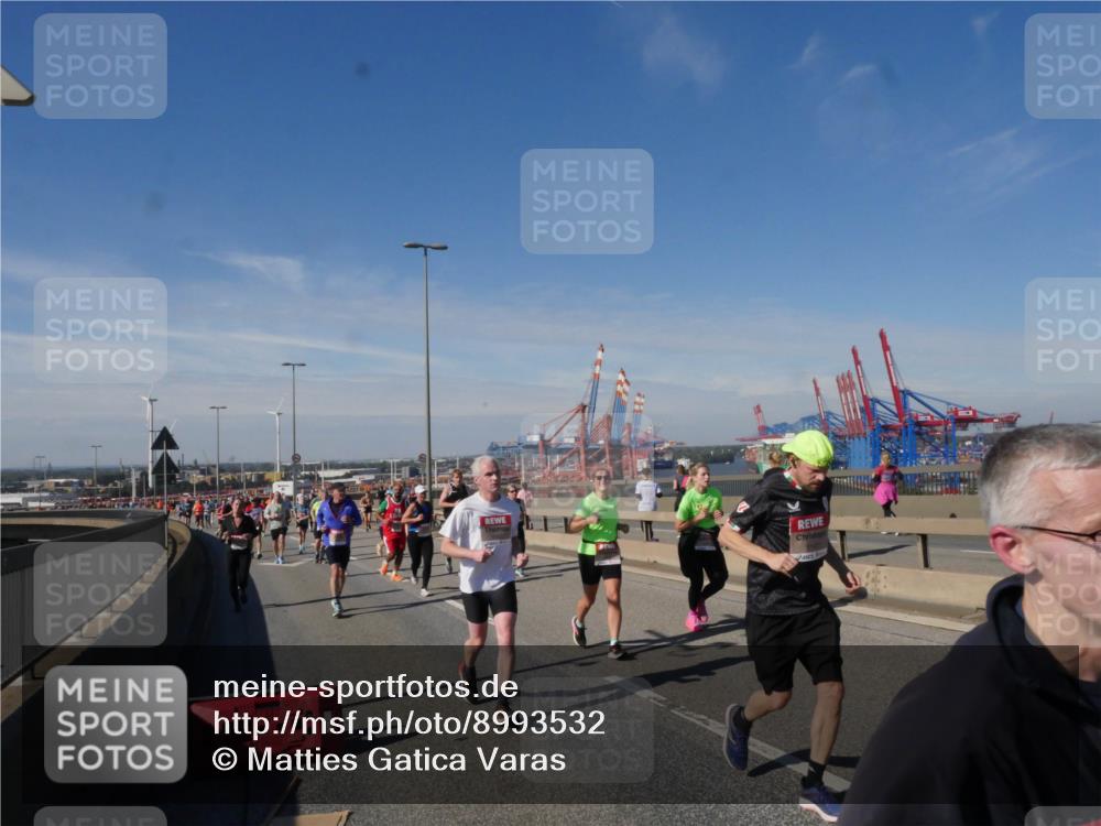 03.10.2025 - Köhlbrandbrückenlauf Matties Gatica Varas http://msf.ph/oto/8993532 03.10.2025 12:46:27 Position 2  meine-sportfotos.de